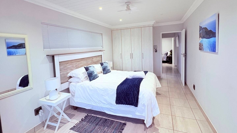 5 Bedroom Property for Sale in Reebok Western Cape